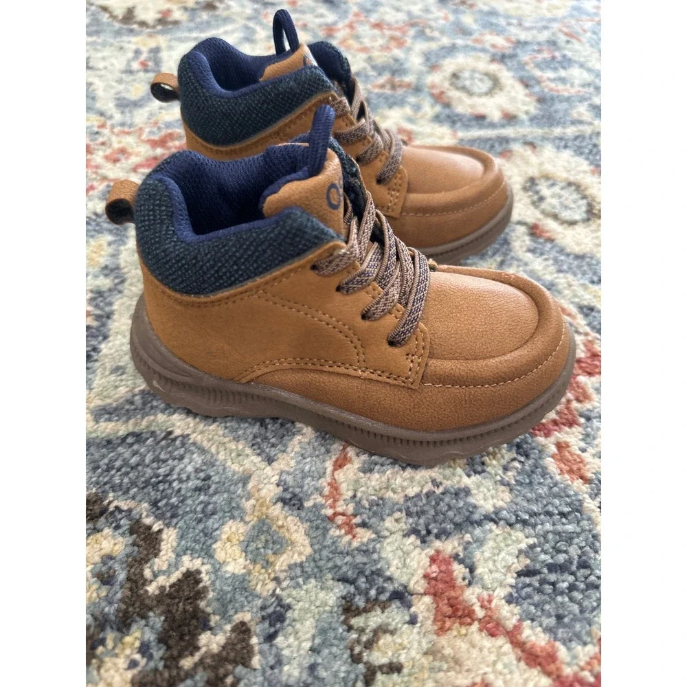 OshKosh B'gosh High Top Boots Boys 7 Toddler Tan Navy Faux Suede‎